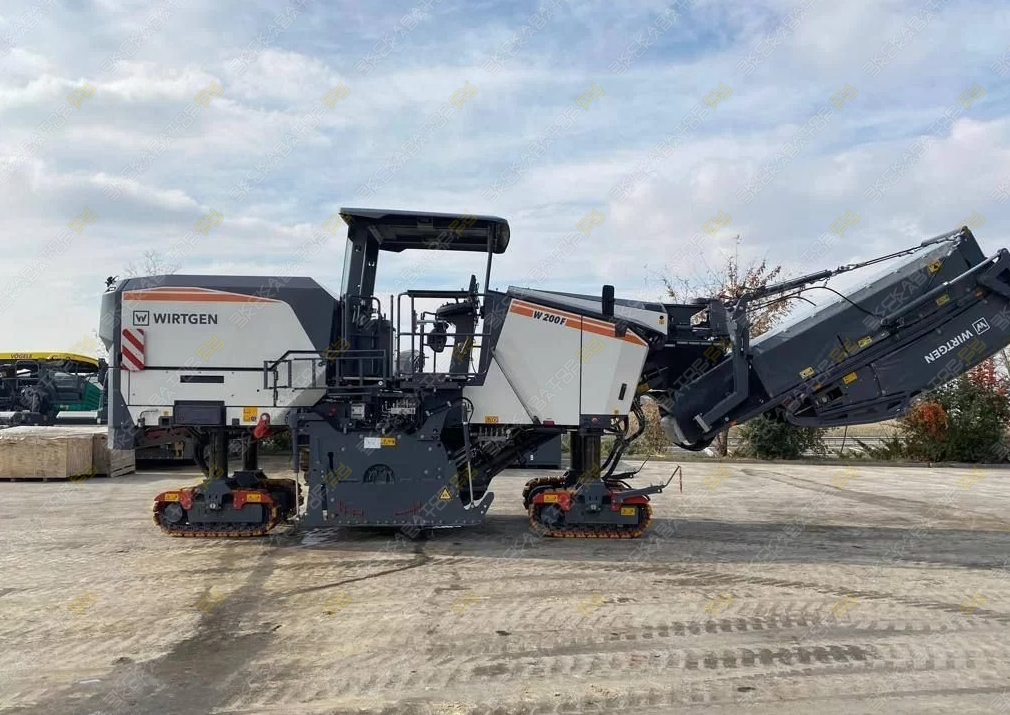 Wirtgen W 200 F [1]