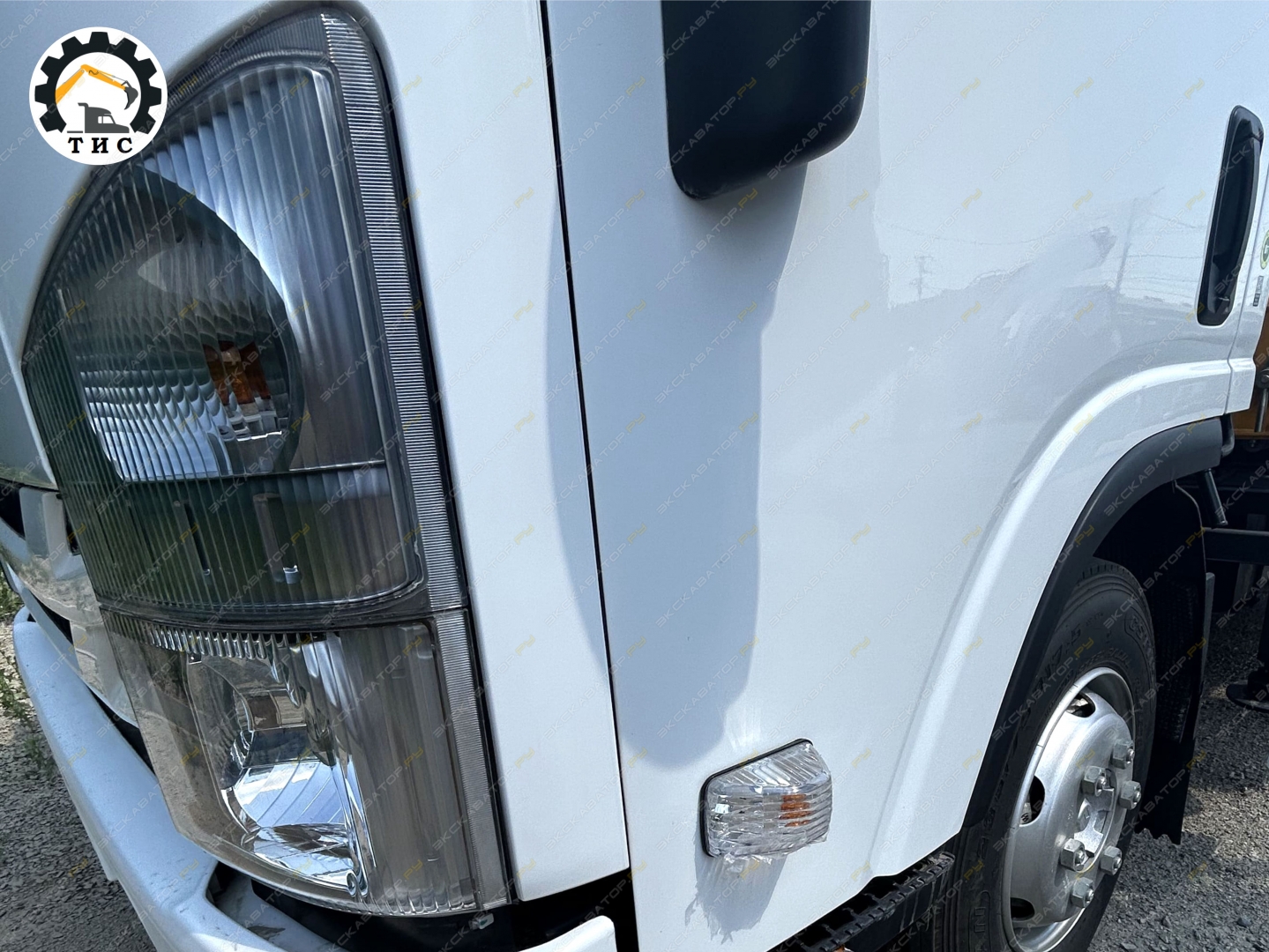 Isuzu Elf [10]