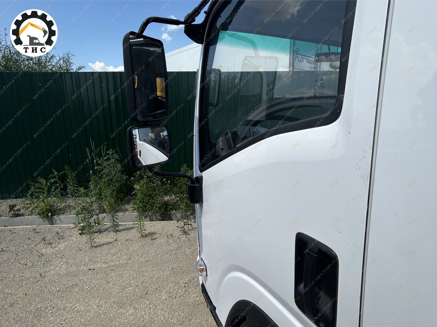 Isuzu Elf [9]