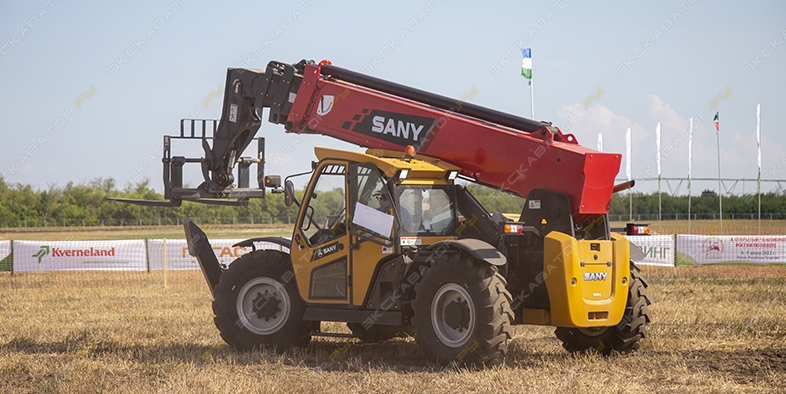 Sany STH1256A [8]