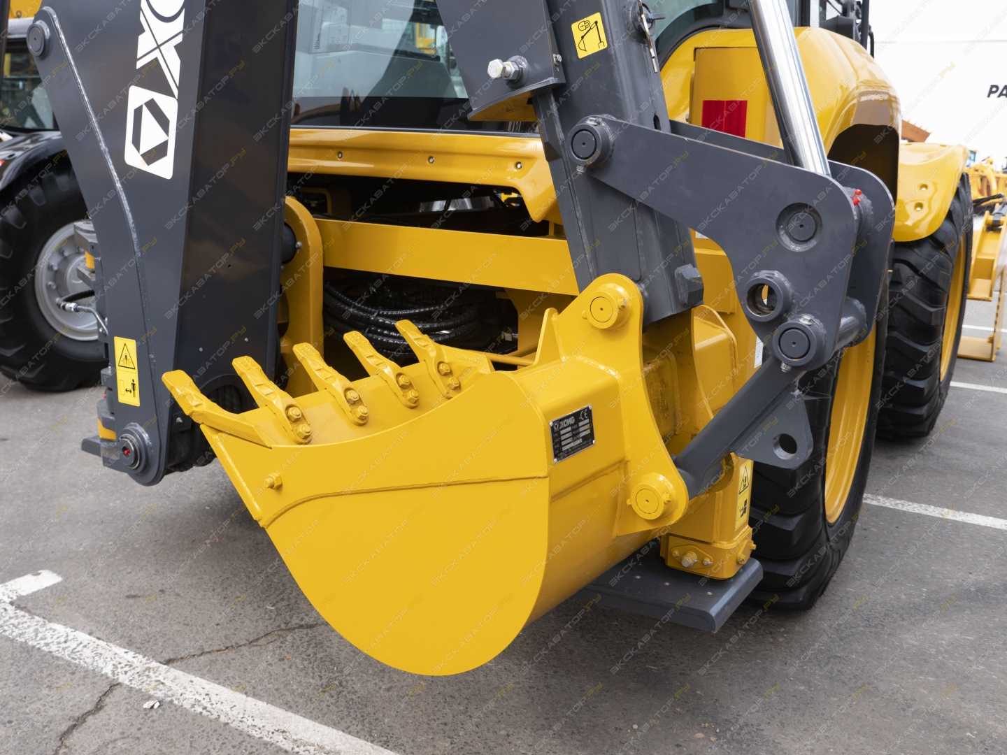 XCMG XC8-S3570 [8]