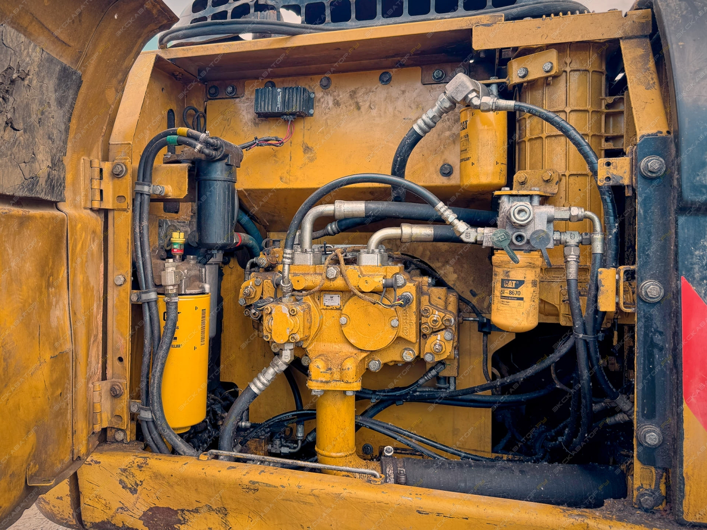 Caterpillar 320D2 L [11]