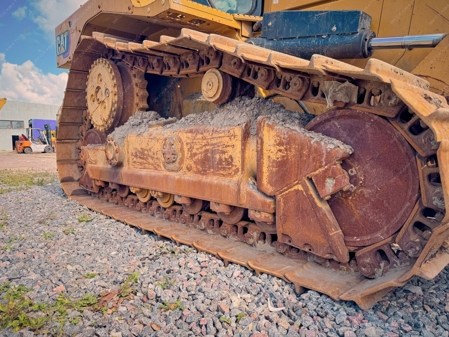 Caterpillar D5 [11]