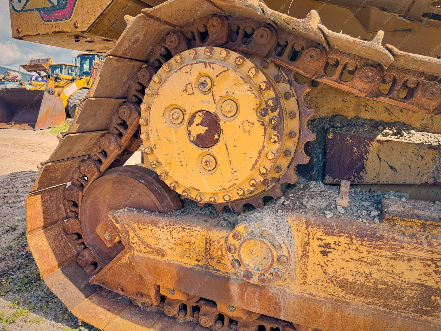 Caterpillar D5 [11]