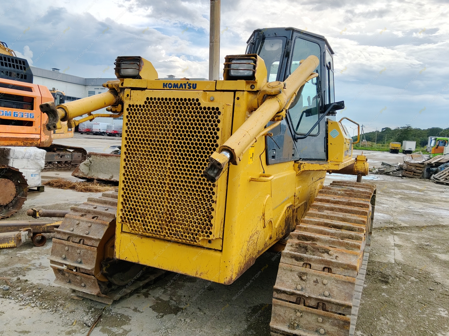 Komatsu D85ESS-2A [5]