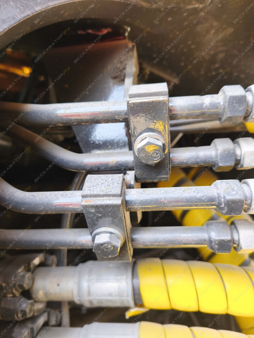 Komatsu WA600-8 [10]