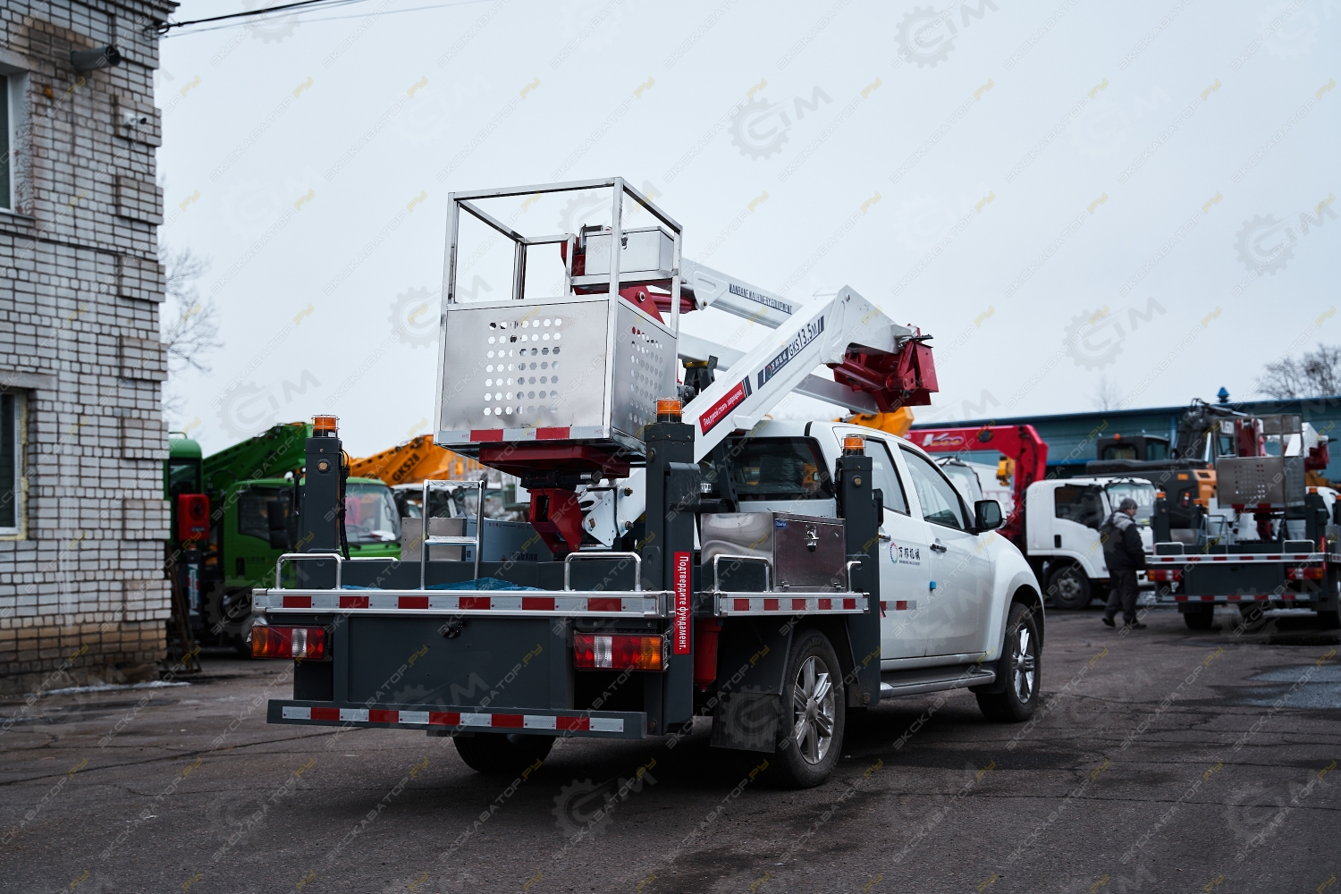 D-MAX [4]