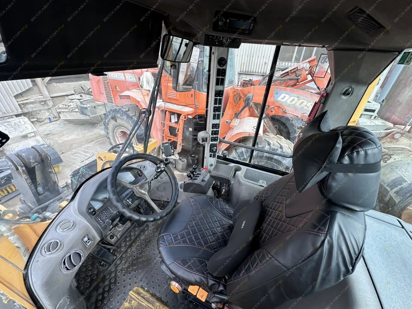 Volvo L90F [13]