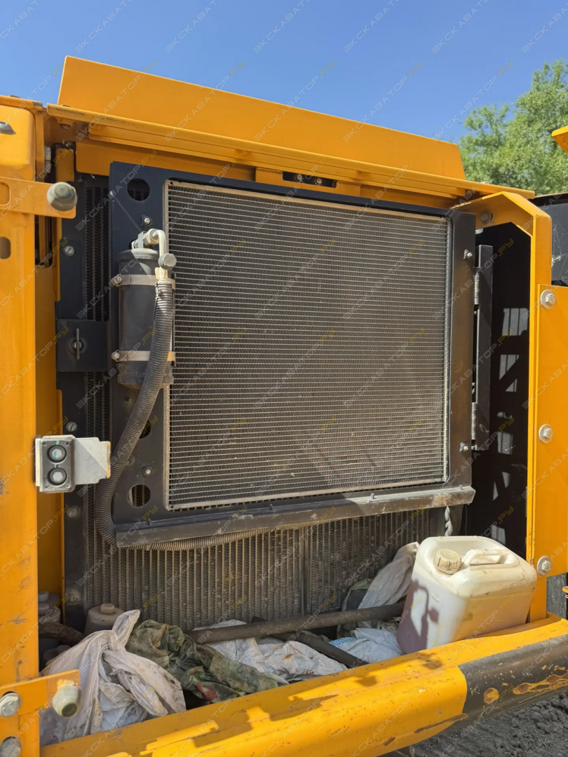 JCB JS 205NLC [8]