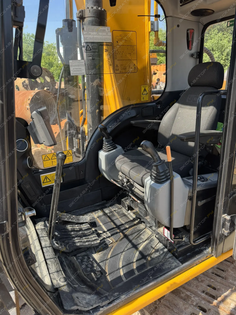 JCB JS 205NLC [10]