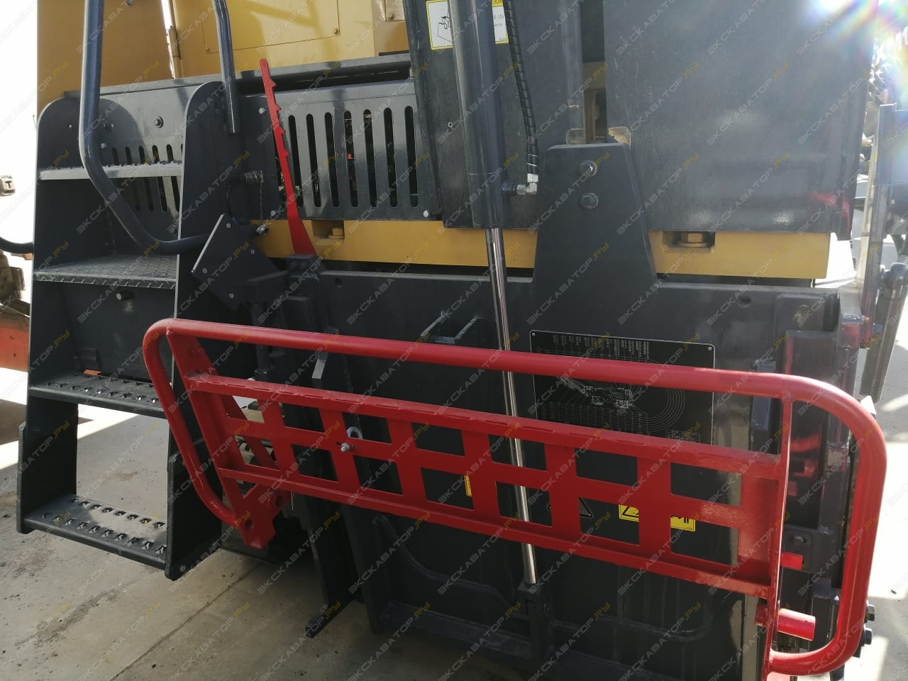 XCMG XM1205F [8]