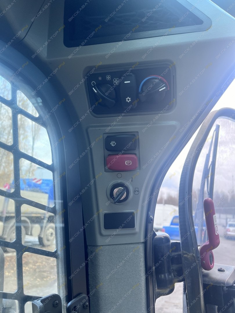 Caterpillar 232D [8]