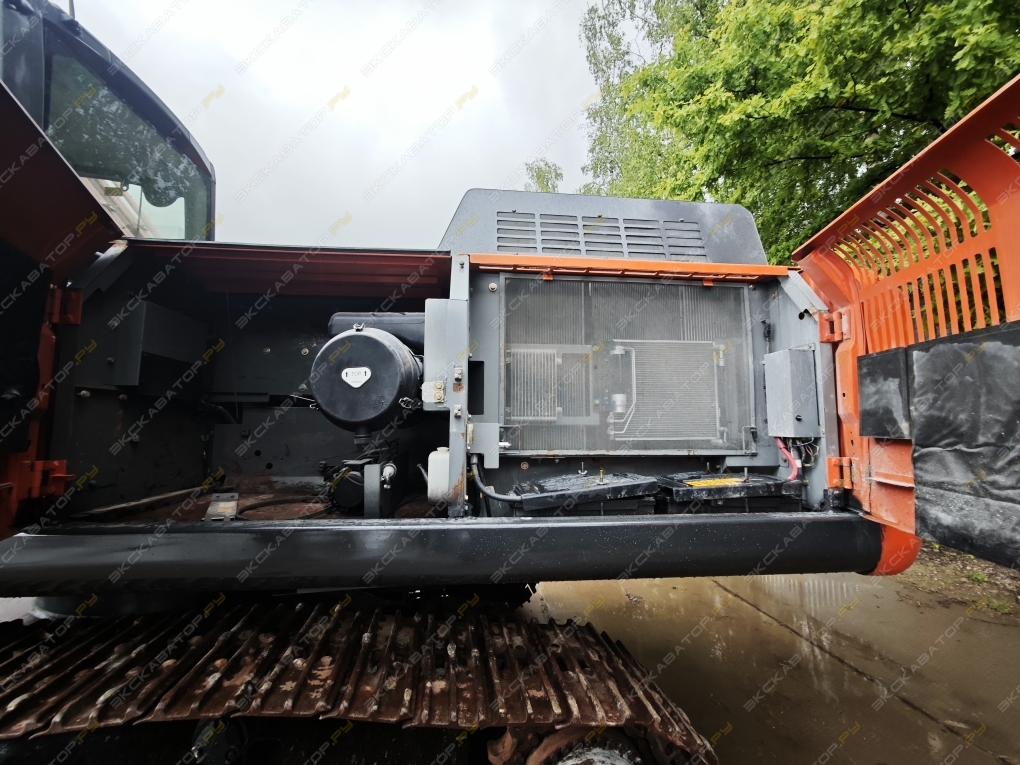 Hitachi ZX330-5A [7]