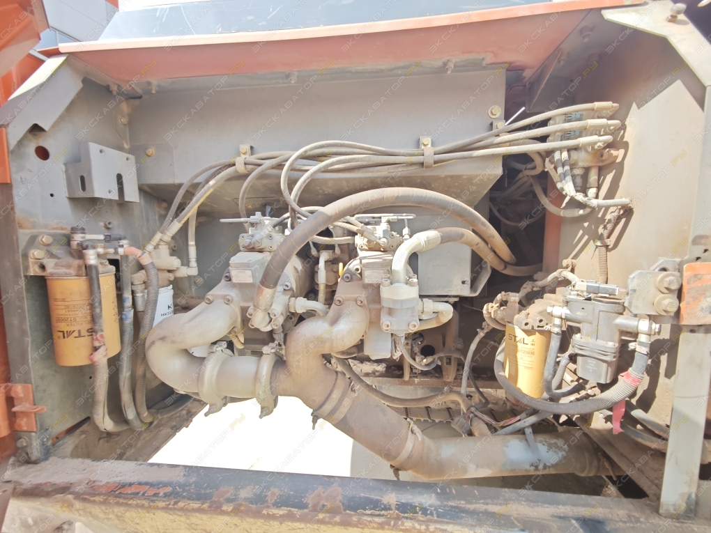 Hitachi ZX330-5A [6]