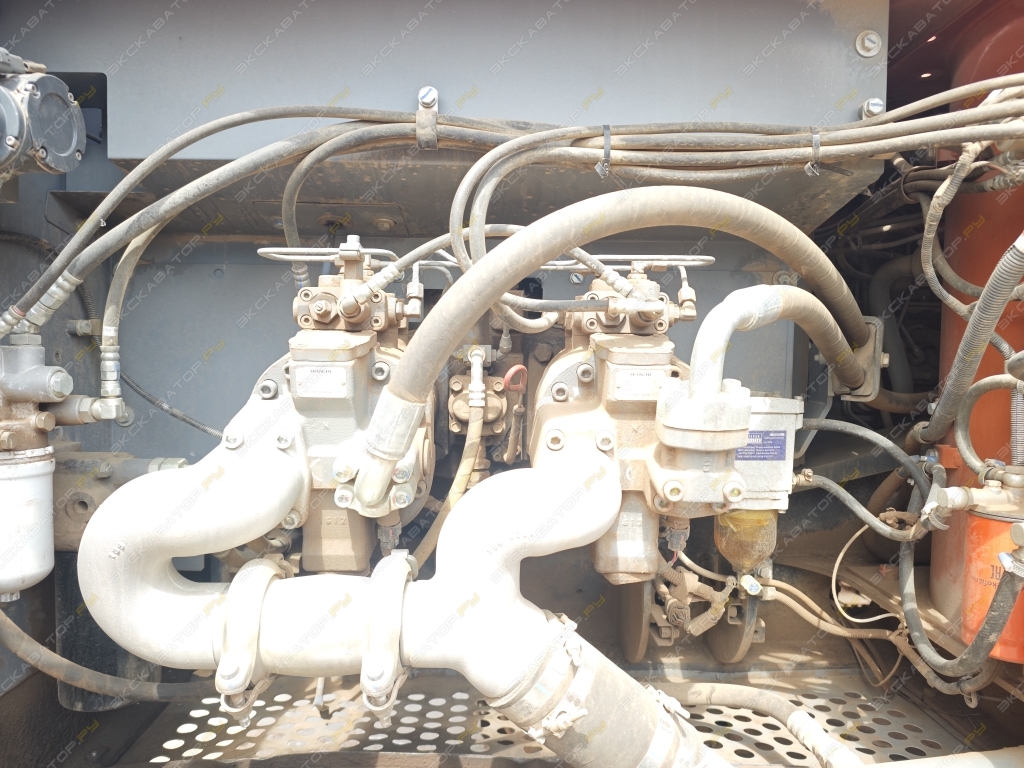 Hitachi ZX330-5G [3]