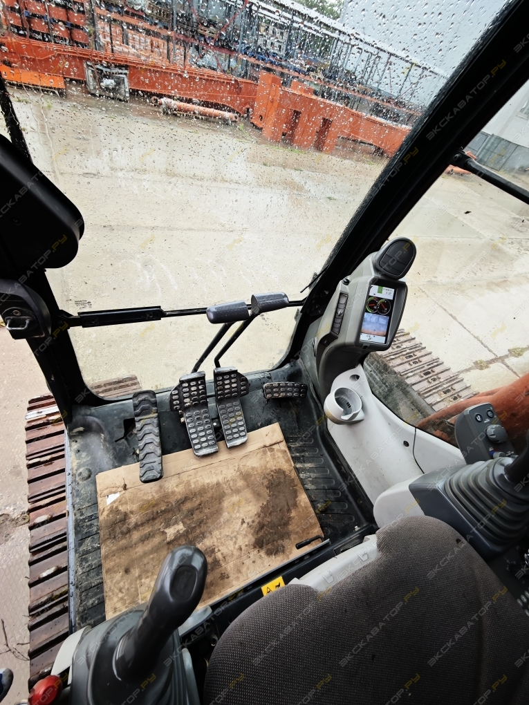 Hitachi ZX330-5A [6]