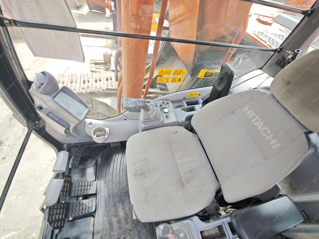Hitachi ZX330-5G [6]