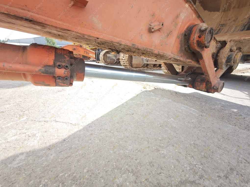 Hitachi ZX330-5A [9]