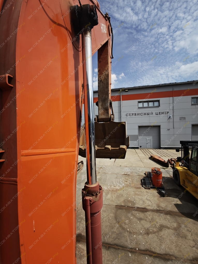 Hitachi ZX330-5G [9]