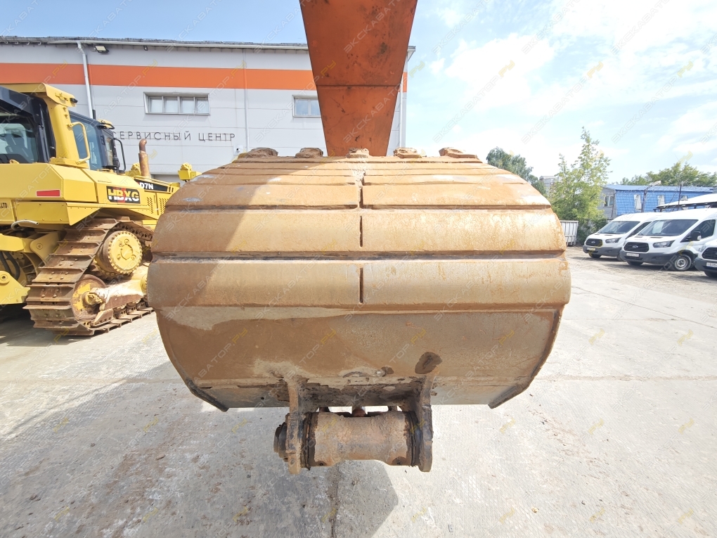 Hitachi ZX330LC-5G [12]
