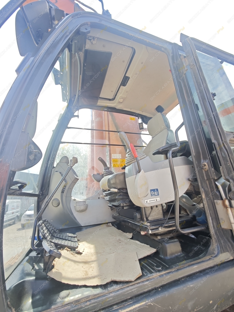 Hitachi ZX330LC-5G [3]