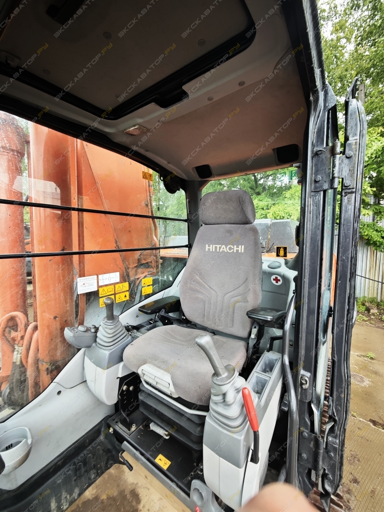 Hitachi ZX330-5A [5]