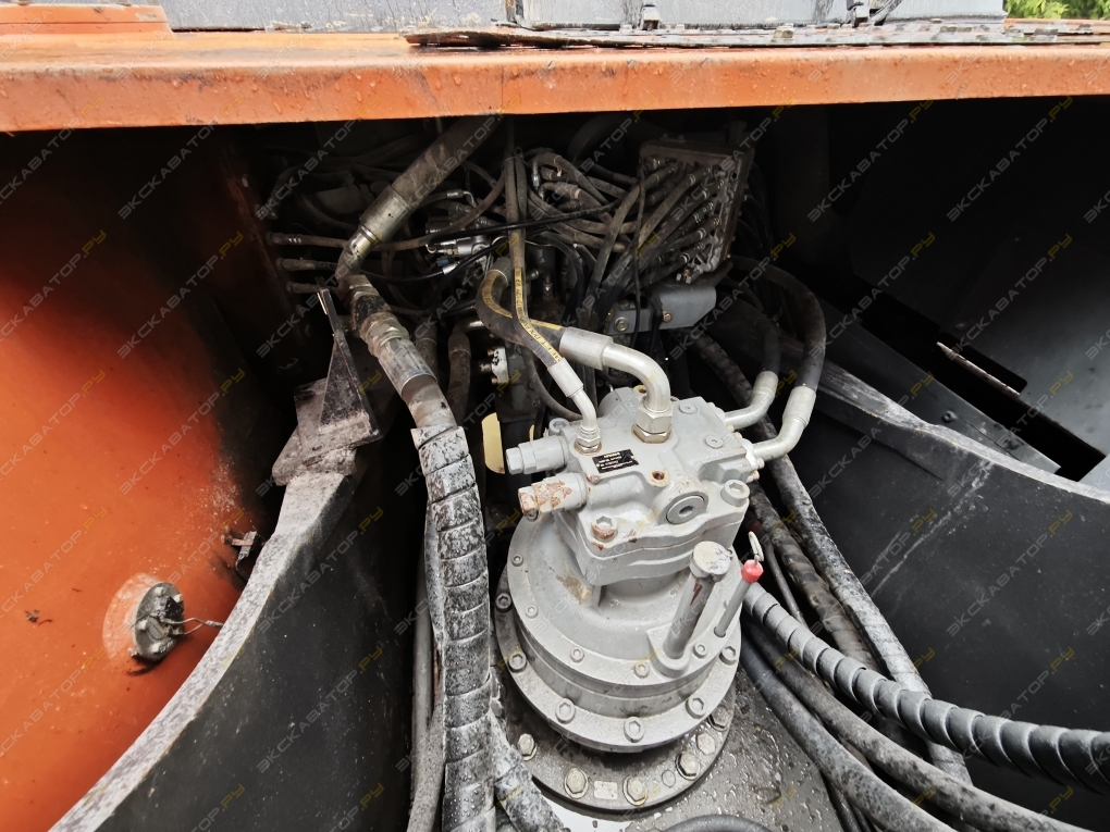 Hitachi ZX330-5A [9]