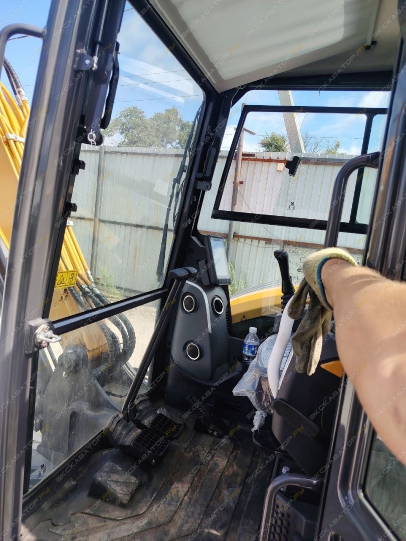 XCMG XE60D [7]