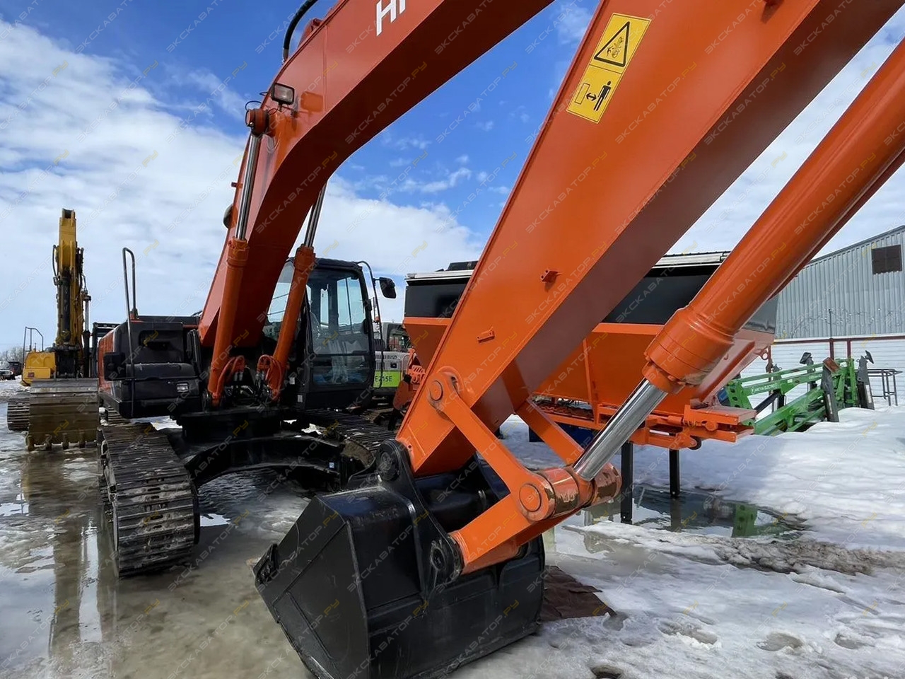Hitachi ZX330-5A [2]