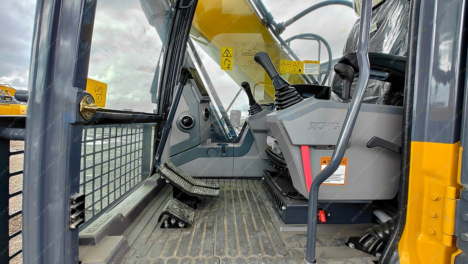 XCMG XE260D [7]