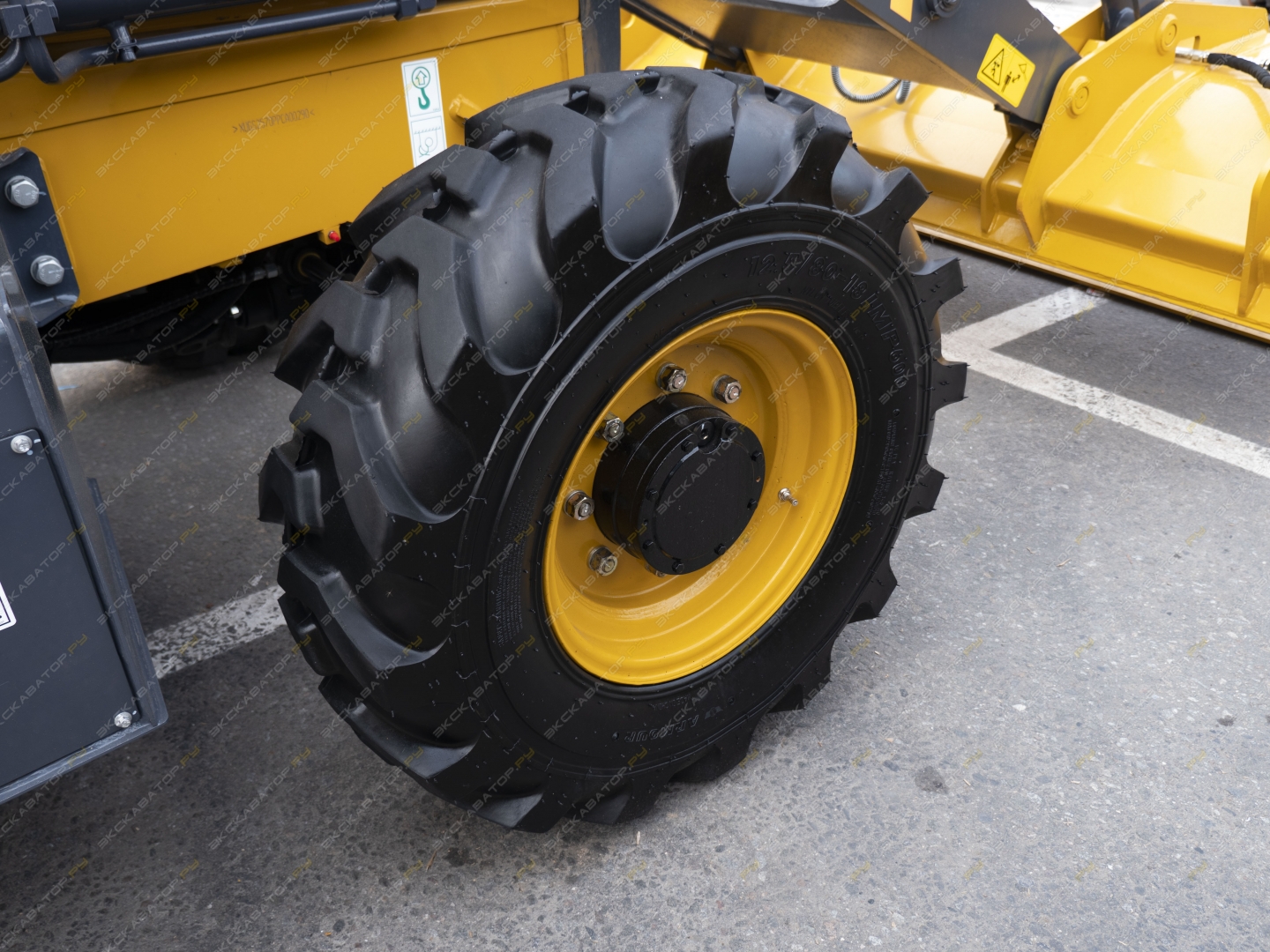 XCMG XC8-S2570 [11]