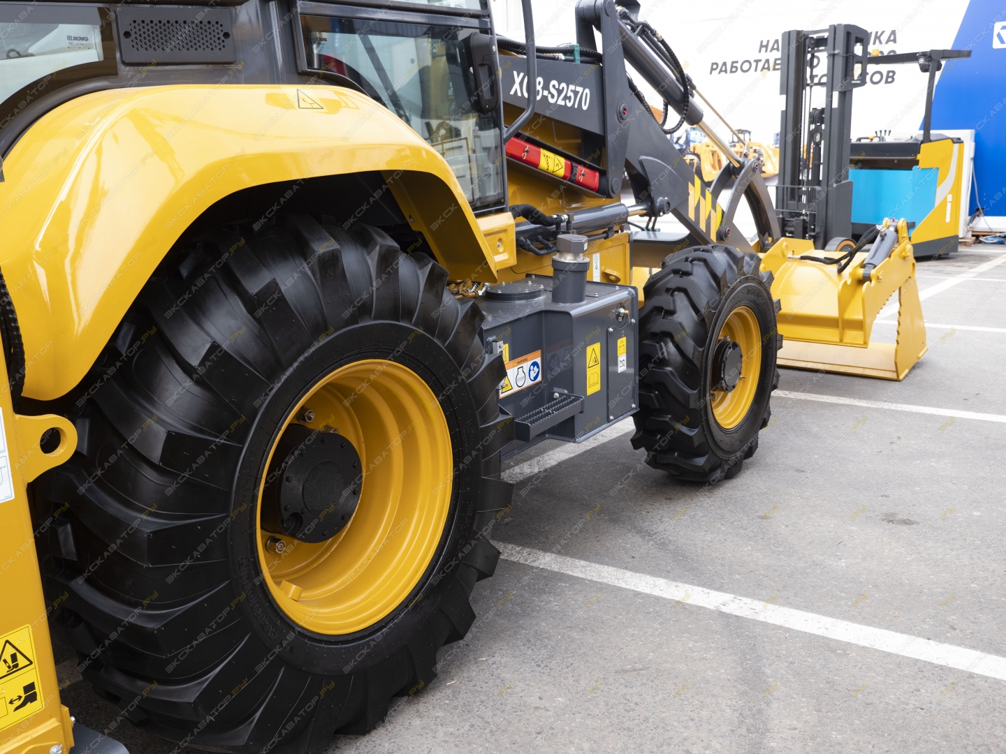 XCMG XC8-S2570 [9]