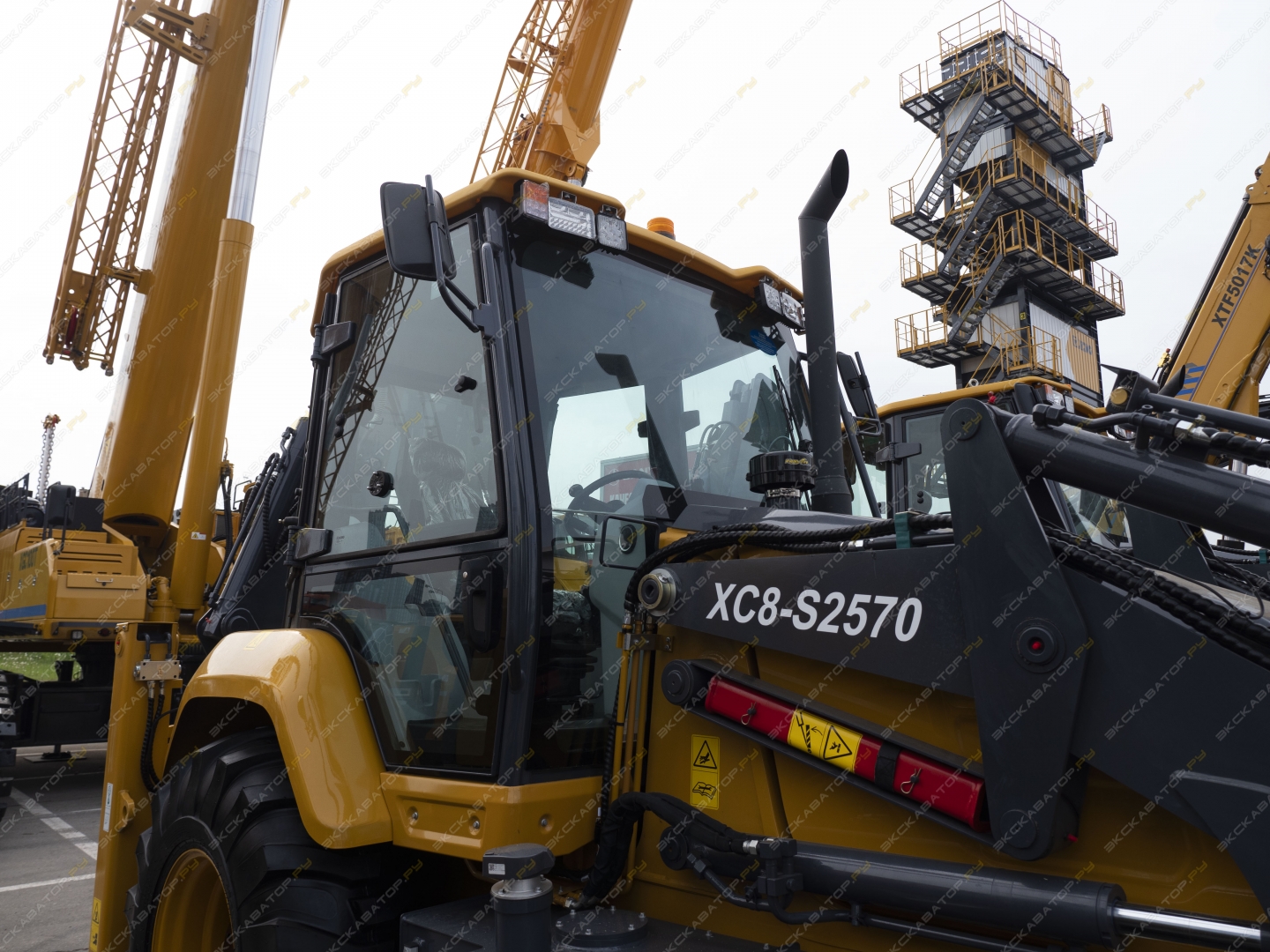 XCMG XC8-S2570 [12]