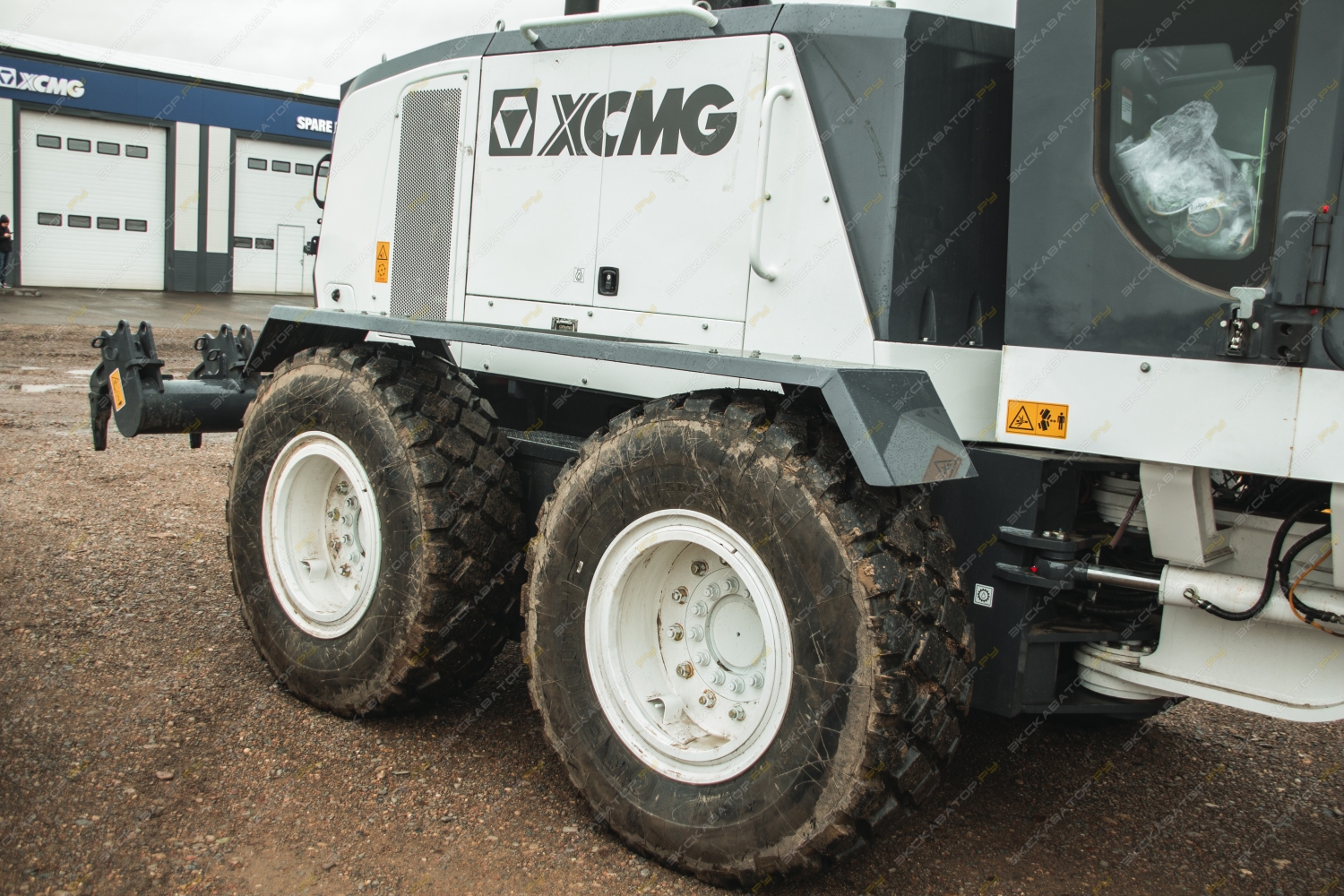 XCMG GR256 [10]