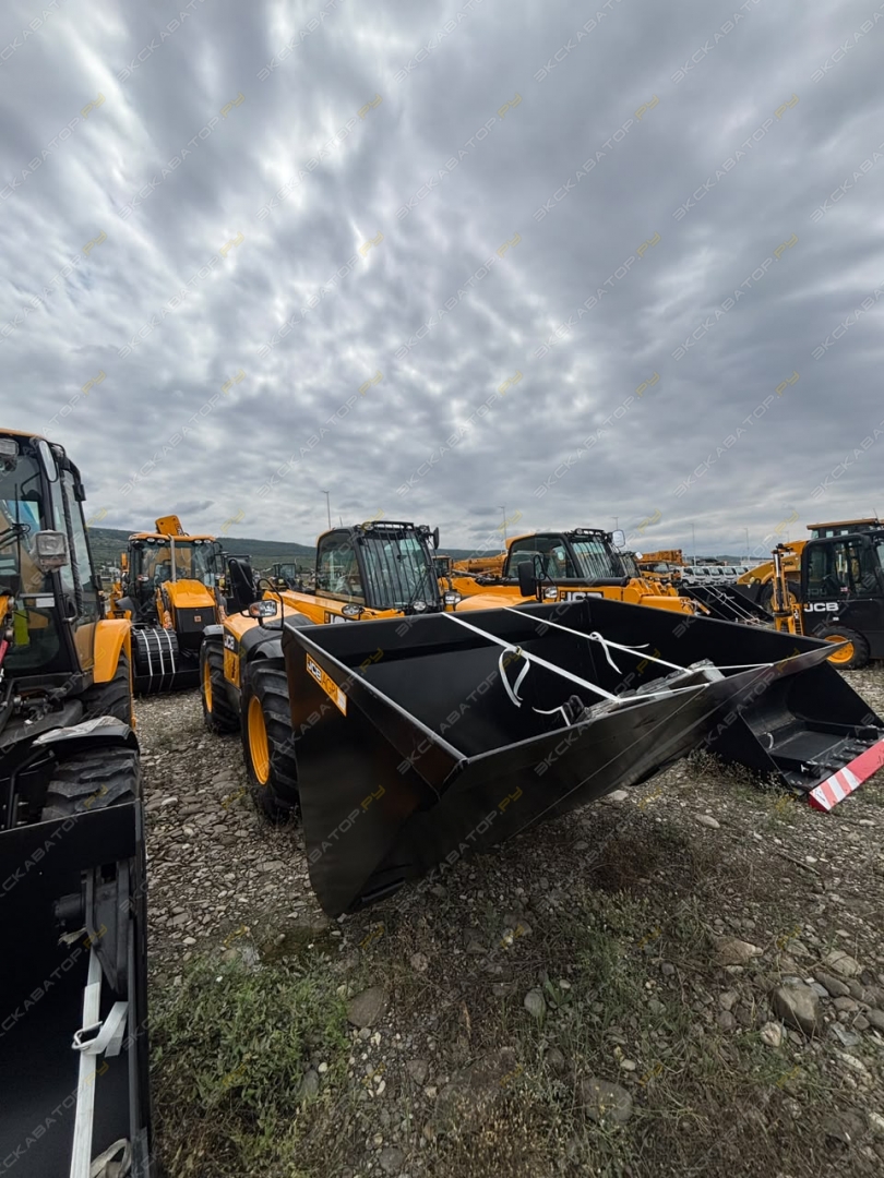 JCB 541-70 AG+ [1]