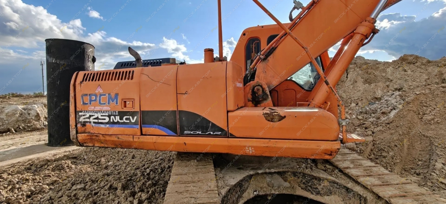 Doosan SOLAR 225NLC-V [1]