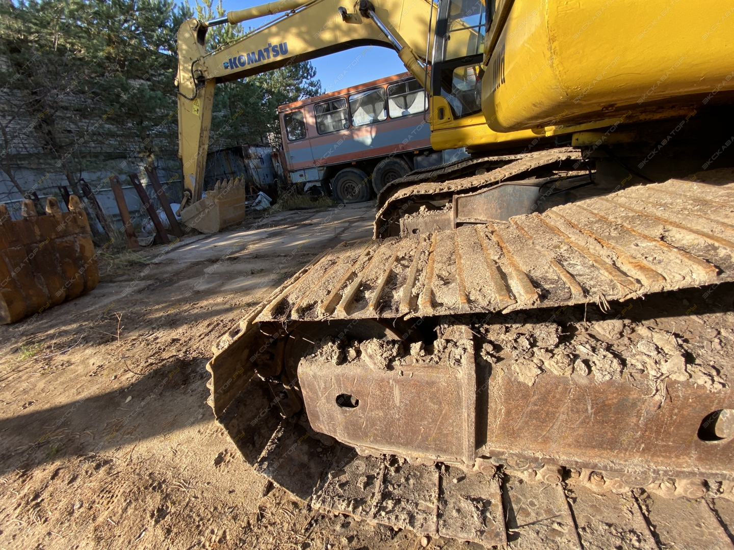 Komatsu PC200-7 [6]