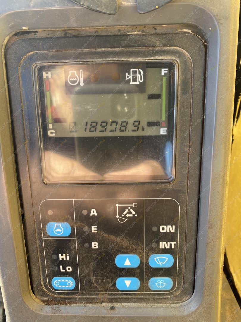 Komatsu PC200-7 [9]