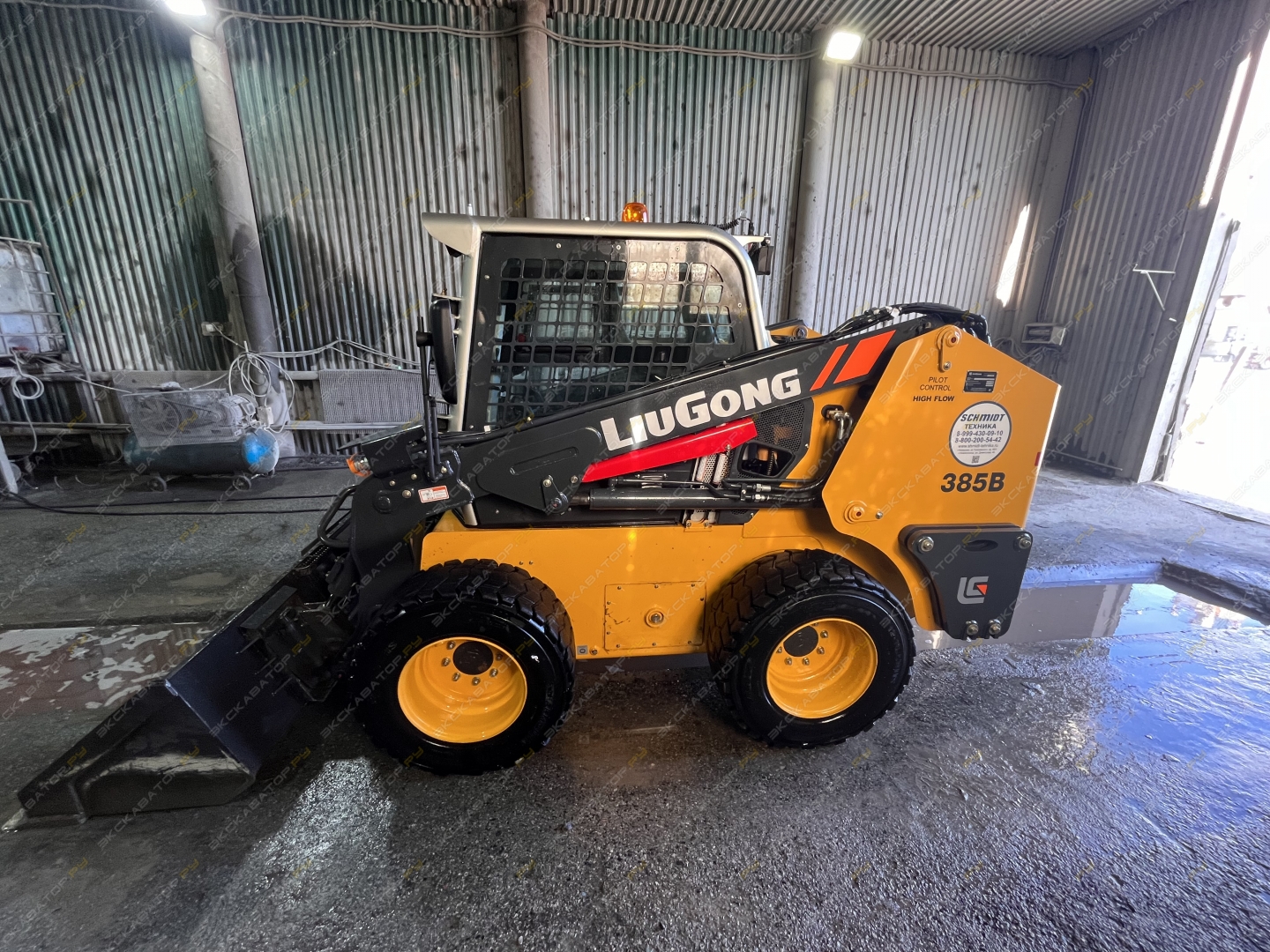 LiuGong CLG385B [1]