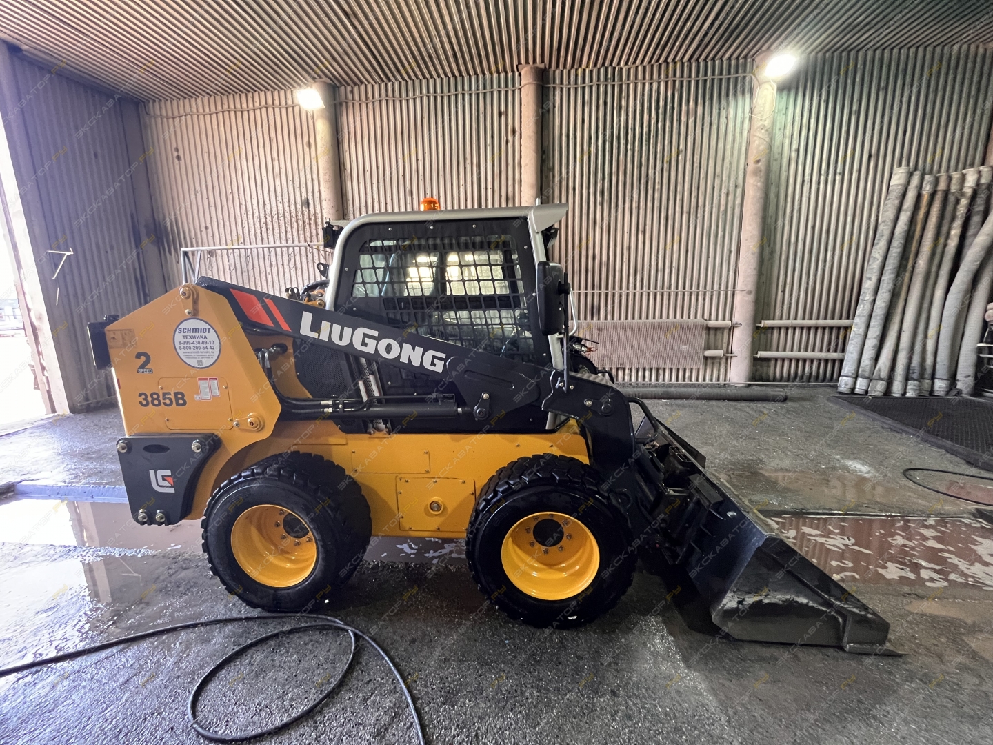 LiuGong CLG385B [3]