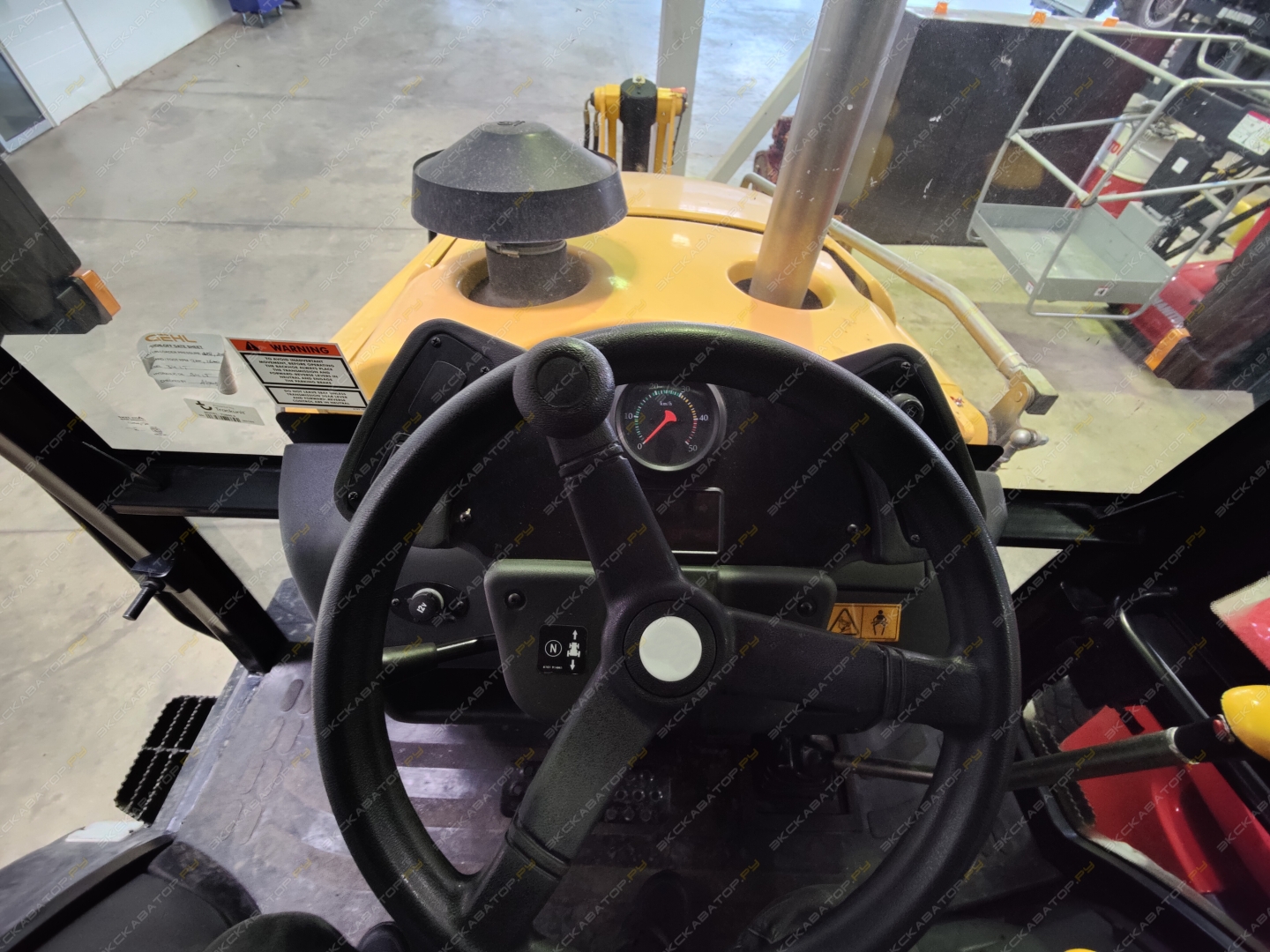 Terex TLB825 [3]