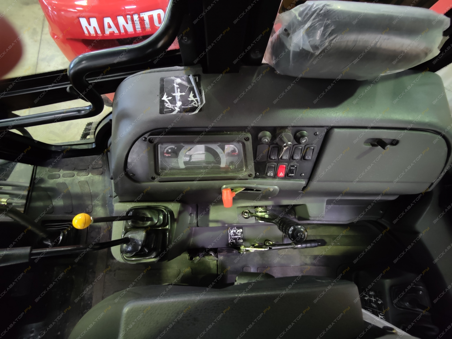 Terex TLB825 [4]