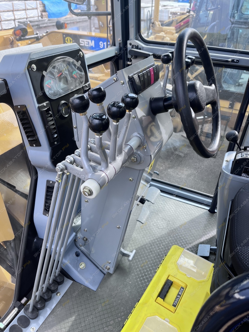 SEM 922AWD [13]
