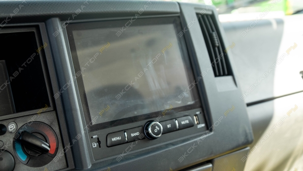 Isuzu Elf [12]