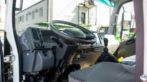 Isuzu Elf [10]