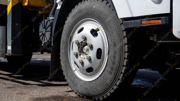 Isuzu Elf [9]