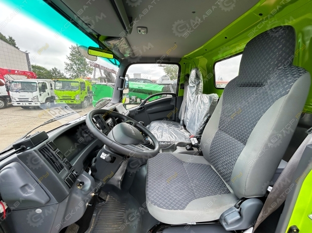 Isuzu P700 [15]