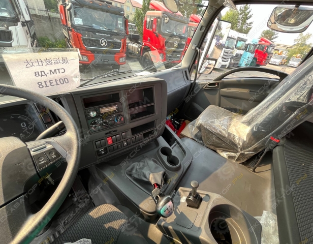 Isuzu Giga [17]