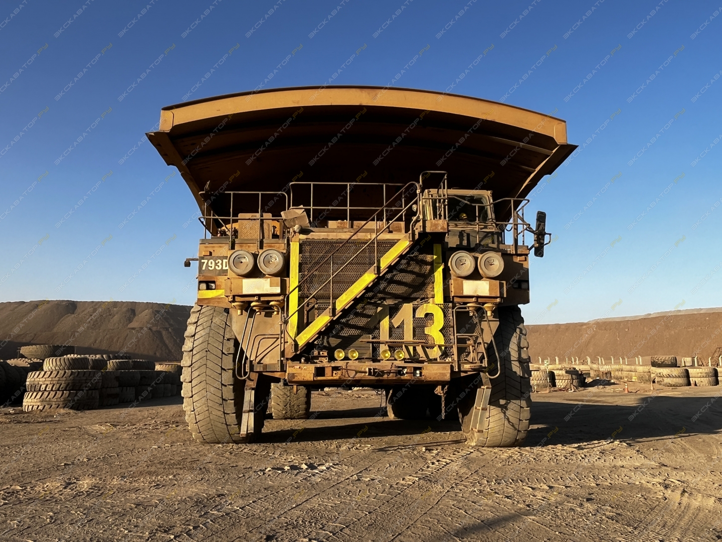 Caterpillar 793D [12]