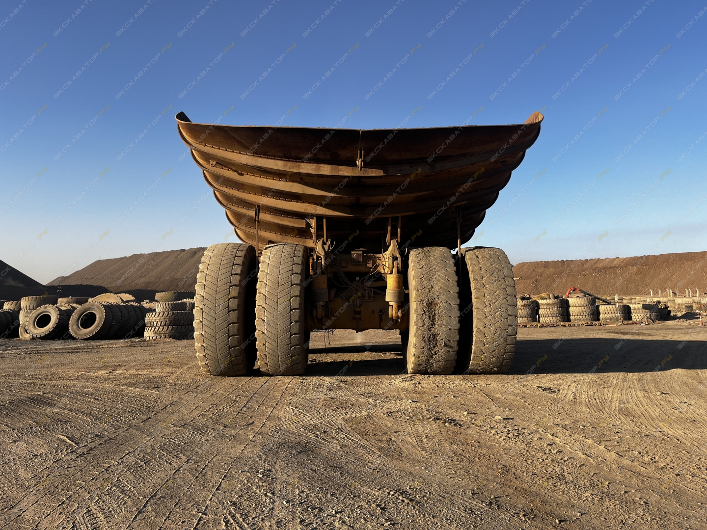 Caterpillar 793D [14]